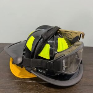 Cairns 880 Smoothie Fire Helmet.