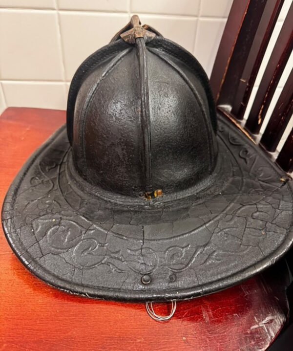 Cairns 5a Leather San Antonio Firefighter Helmet New York Double Rivet. - Image 4