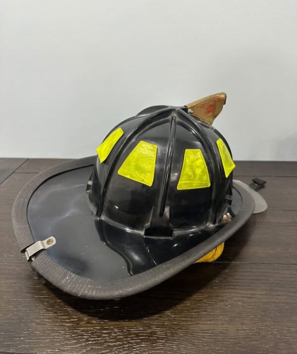 Cairns 880 Smoothie Fire Helmet - Image 4