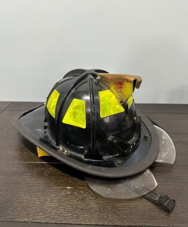 Cairns 880 Smoothie Fire Helmet - Image 5