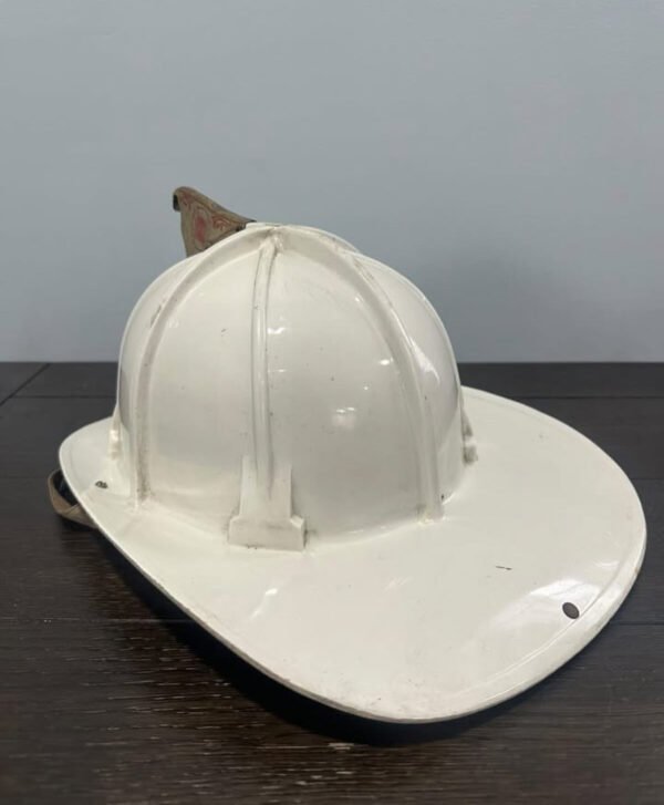 Cairns 880 Smoothie Fire Helmet - Image 2