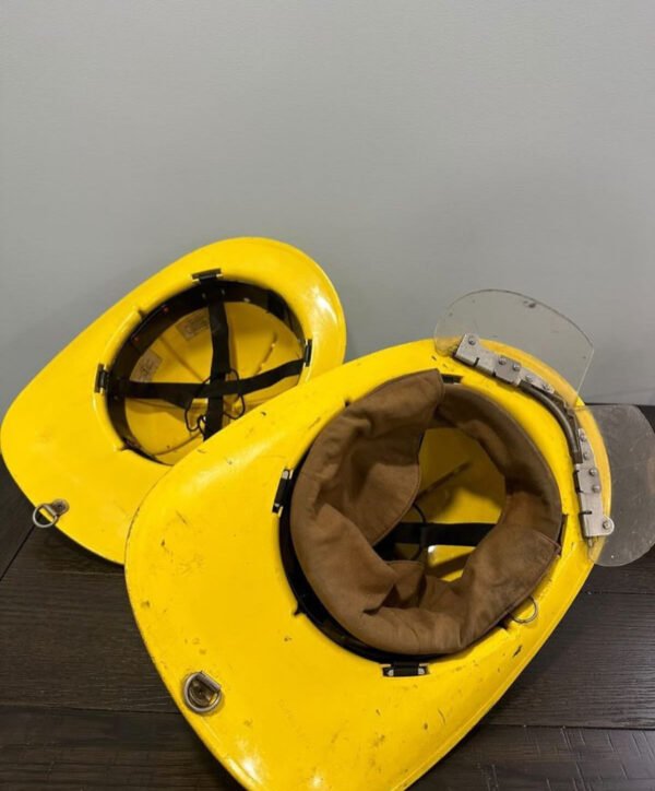 Cairns 880 Smoothie Fire Helmets. 2 yellow, 1 black - Image 4
