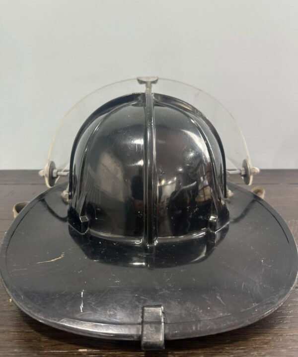 Cairns 880 Smoothie Fire Helmets. 2 yellow, 1 black - Image 6