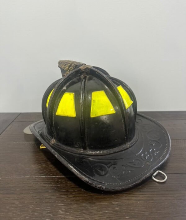 Cairns N6A Sam Houston Leather Fire Helmet. – MFG 2004 – Good Condition - Image 2