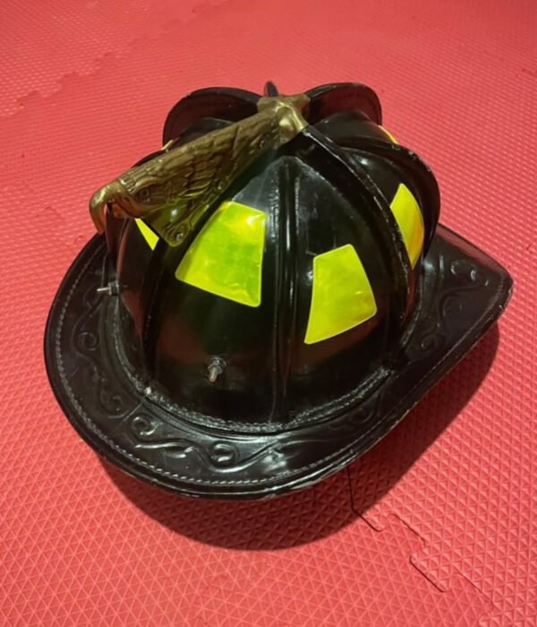 Cairns N6A Sam Houston Leather Fire Helmet. – MFG 2017 – Good Condition - Image 6