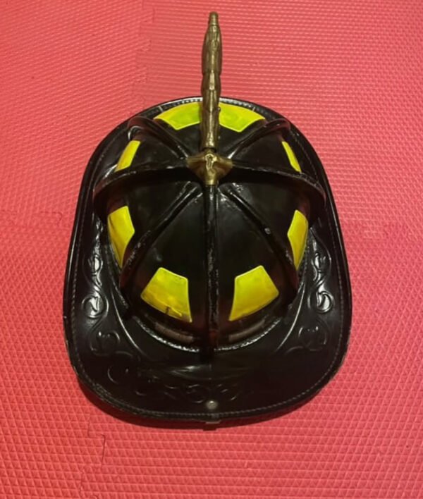 Cairns N6A Sam Houston Leather Fire Helmet. – MFG 2017 – Good Condition - Image 8