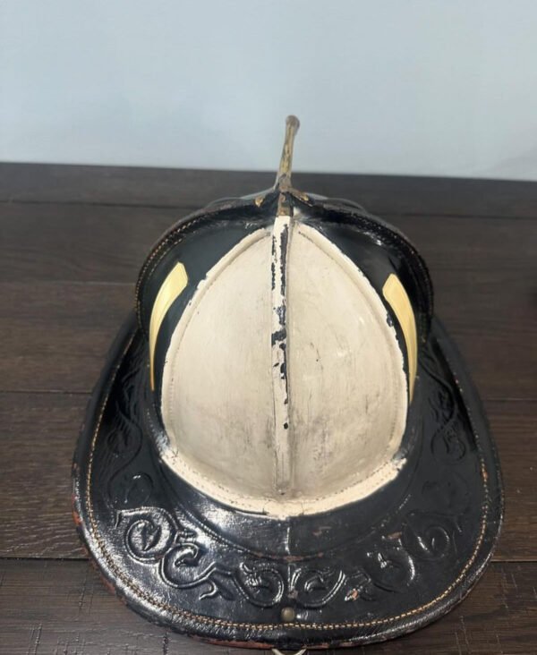 Cairns 5A Leather Fire Helmet - Image 3