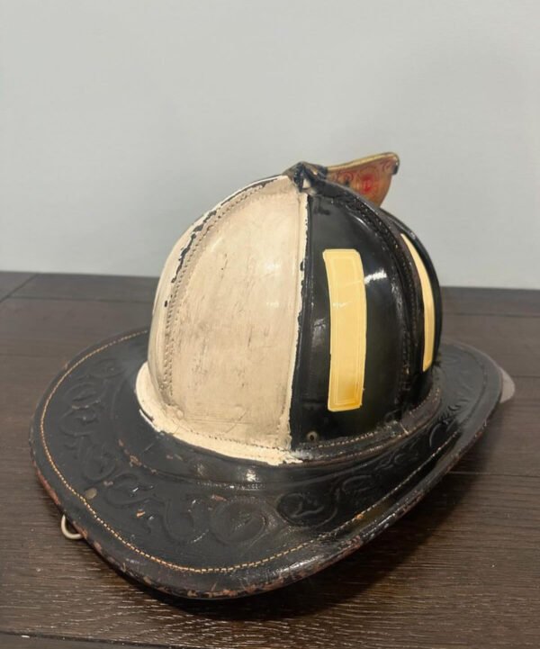 Cairns 5A Leather Fire Helmet - Image 4