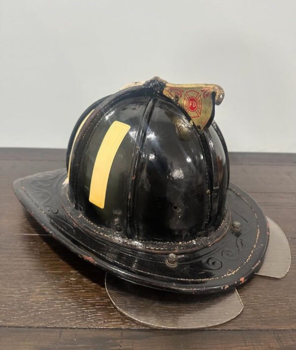 Cairns 5A Leather Fire Helmet - Image 5