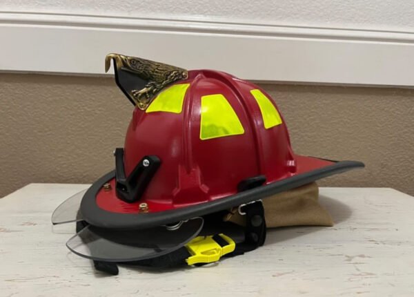 2023 Red Cairns 880