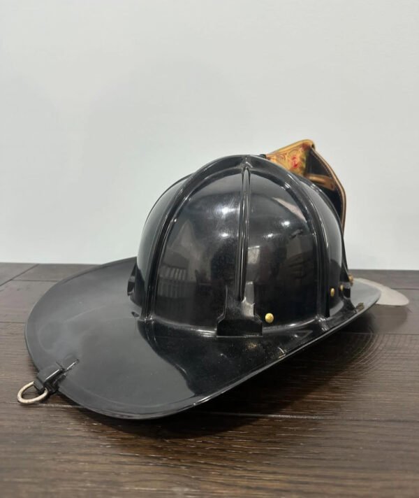 Cairns 880 Smoothie Fire Helmet - Image 3