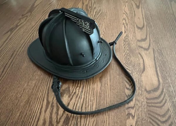 Large Cairns N6A leather fire helmet – Large – MFG 2020 – Good Condition