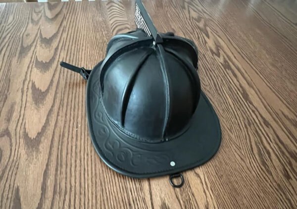 Large Cairns N6A leather fire helmet – Large – MFG 2020 – Good Condition - Image 4