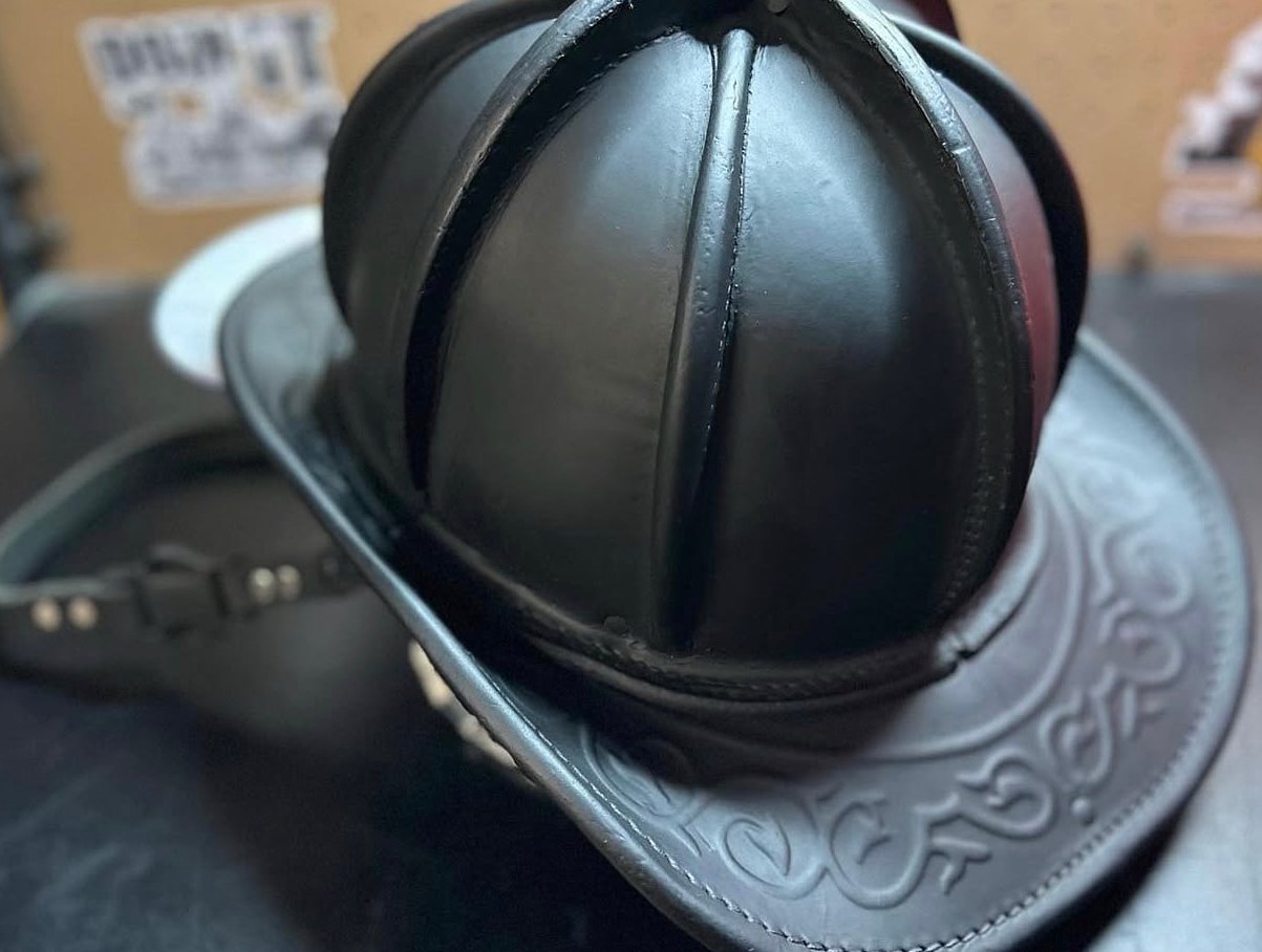 2001 Cairns N6A Firefighter helmets - Image 2