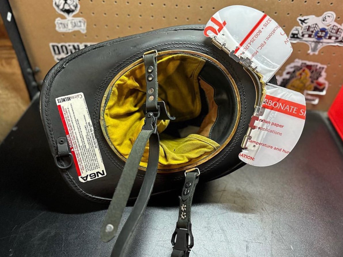 2001 Cairns N6A Firefighter helmets - Image 5