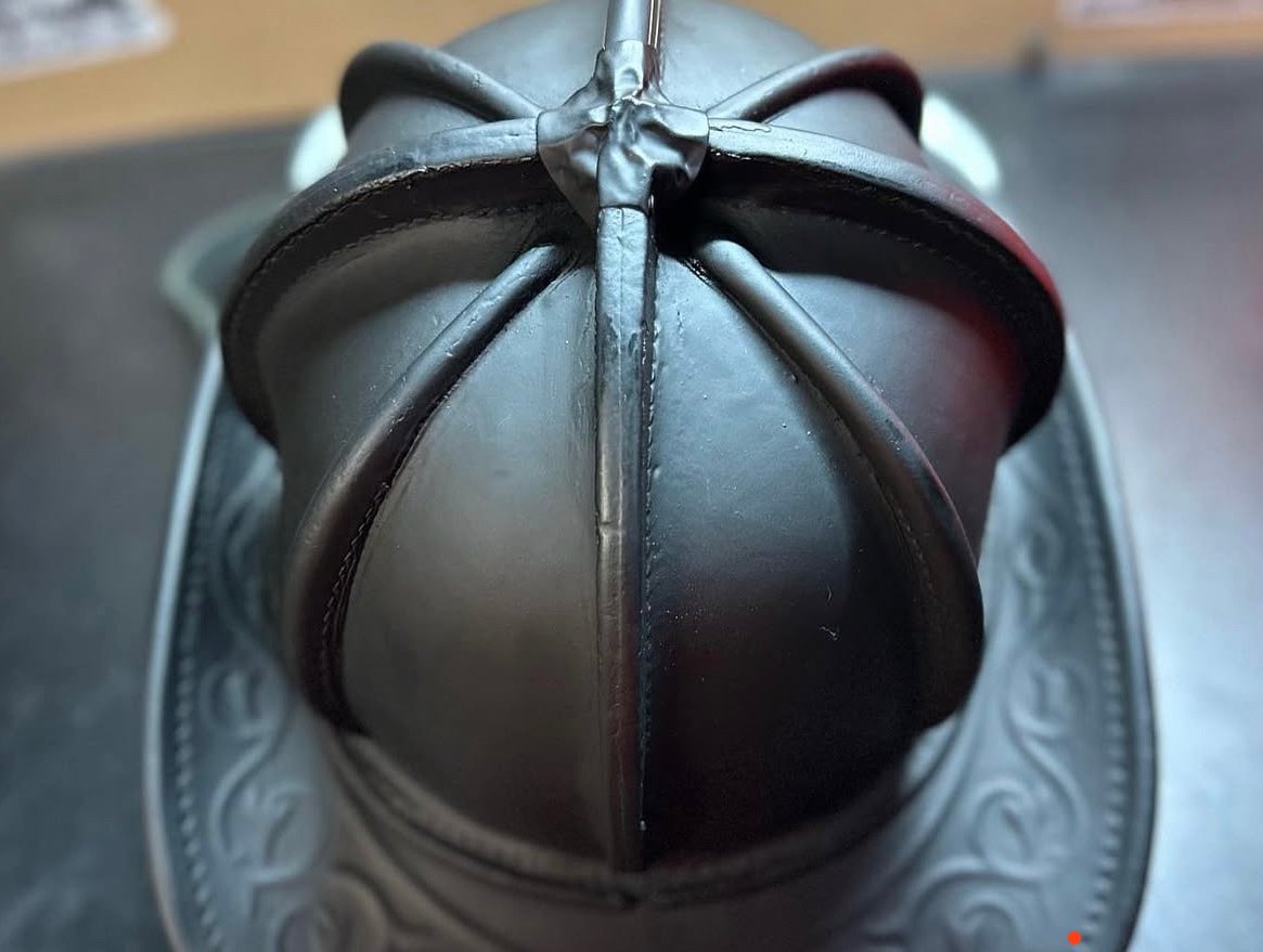 2001 Cairns N6A Firefighter helmets - Image 3