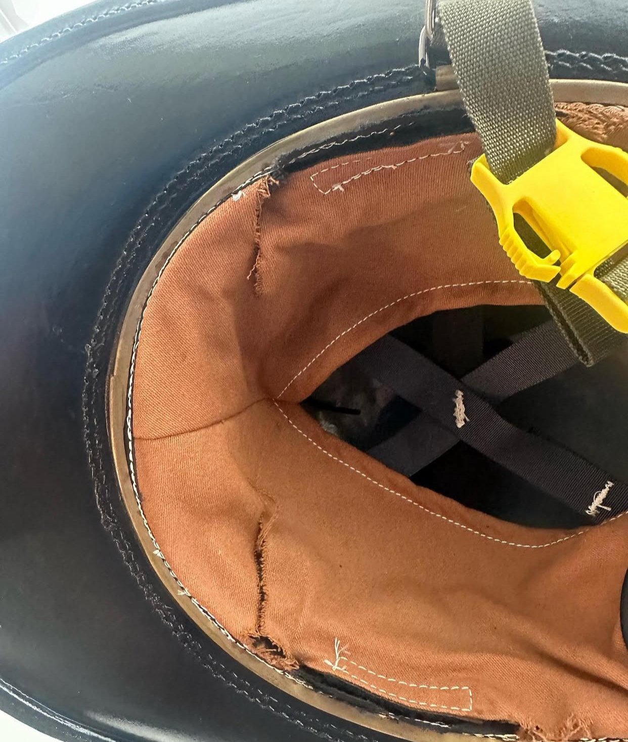 Cairns N6A Leather Fire Helmet. - Image 7